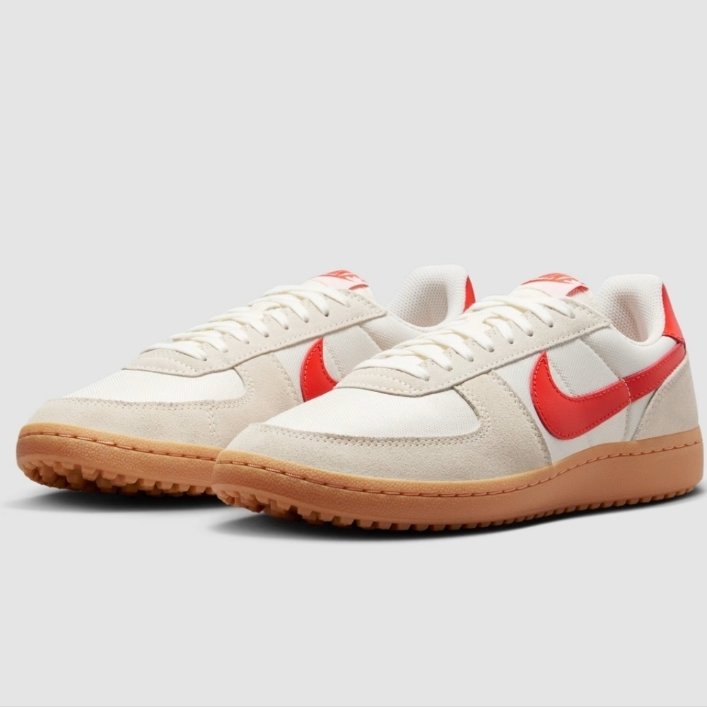 Nike Men's Field General Sneaker, Size 13 US, Retail Price $100.00 USD - Picture 4 of 16